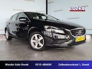 Volvo V40 - 1.6 T4 Momentum 180pk /Stoelverwarming/Bluetooth/p