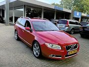 Volvo V70 - 2.5T 231pk Summum Keyless 5 Cilinder!