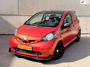 Toyota Aygo - 1.0-12V Leder/alca 16'' Wrap Spoiler Verlaagd