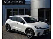 Lexus LBX - 2WD STOELVERW STUURVERW PARK-SENSOR BLIND-SPOT CARPLAY LENDE