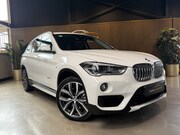 BMW X1 - sDrive20i Executive M-PAKKET AUTOMAAT | LEDER | NAVIGATIE |