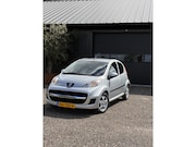 Peugeot 107 - 1.0-12V Black & Silver AIRCO ELEK. RAMEN