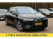 BMW iX - xDrive40 Executive 77 kWh / SoH 97, 3% / Trekhaak / Panorama