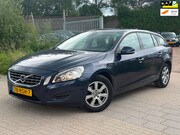 Volvo V60 - 1.6 T3 Kinetic Airco Cruise Navi Psensor