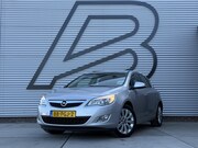 Opel Astra - 1.4 Turbo Cosmo 1e Eigenaar|Navi|Clima|Camera|Trekhaak|Cruis
