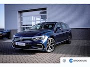 Volkswagen Passat - Variant 1.4 TSI PHEV GTE Business | Achteruitrijcamera | Ele