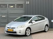 Toyota Prius - 1.8 Dynamic|Camera|Trekhaak|Navi|Head-UP|Massage|Dealer Onde