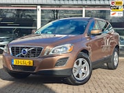 Volvo XC60 - 2.0T Momentum | Trekhaak | Elekt. achterklep | Automaat | Bl