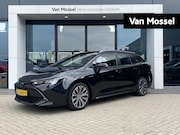 Toyota Corolla - Touring Sports 2.0 Hybrid First Edition | TREKHAAK | CAMERA