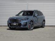 BMW iX1 - eDrive20 M Sport / Panoramadak / Sportstoelen / M Adaptief o