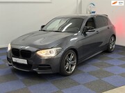 BMW 1-serie - M135i xDrive Business / RIJDT SCHAKELT GOED / DEALER ONDERHO