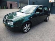 Volkswagen Golf - 1.6 Trendline