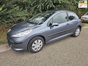 Peugeot 207 - 1.4-16V XR