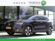 Volvo XC40 - B4 197pk Plus Dark | Trekhaak | Schuifdak | 19'' | Getint Gl