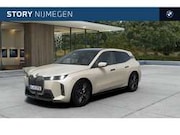 BMW iX - xDrive45 M Sport / Panoramadak Sky Lounge / Trekha