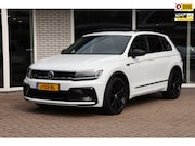 Volkswagen Tiguan - 1.5 TSI R-line Panoramadak Camera Trekhaak Virtueel dashboar