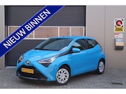 Toyota Aygo - 1.0 VVT-i x-play, Carplay, Camera, Airco