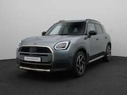 MINI Countryman - Favoured + Pakket L + Stuurwielrand verwarmd + Pan