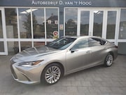 Lexus ES - 300H PRESIDENT LINE