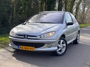 Peugeot 206 - 1.6-16V Quiksilver
