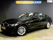 BMW 3-serie - 320e|SOH 94%|TREKHAAK|LED|PDC|CRUISE|CARPLAY|NAVI|17INCH|