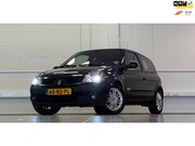 Renault Clio - 1.6i 16V Initiale Leer Clima 3e Eigenaar LED