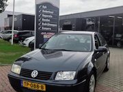 Volkswagen Bora - 1.6-16V Sportline