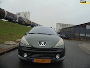 Peugeot 207 - 1.6 VTi Met airco pano trekhaak