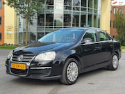 Volkswagen Jetta - 1.6 FSI Comfortline
