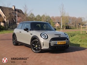 MINI Mini Electric - Classic 33 kWh | Apple Carplay | Cruise Control | Parkeersen