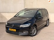 Volkswagen Touran - 1.4 TSI DSG Pano 17'' R-Line Trekh LED ACC