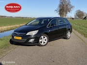 Opel Astra - 1.4 Turbo Business + schade