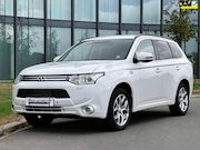 Mitsubishi Outlander - 2.0 PHEV Executive Edition // NL-auto // 4WD // Trekhaak //
