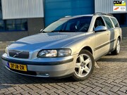 Volvo V70 - 2.4 Comfort Line * 7 PERSOONS * NAP * TREKHAAK