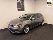Volkswagen Golf - 1.4 TSI Connected Series| Massage| Camera| Stoel verwarming