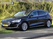 Ford Focus - 1.0 125pk Vignale met Head-Up, Leer en Camera