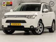 Mitsubishi Outlander - 2.0 PHEV Deluxe 203Pk Automaat (SCHUIFDAK, NAVIGATIE, CAMERA