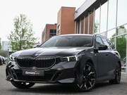 BMW 5-serie - Touring 530e M-Sport+Pro M-Zetels B&W Pano Head-Up Carbon Ic