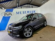 Volkswagen Tiguan - 1.5 TSI R-Line Highline / Panoramadak / NL Auto