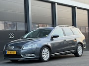 Volkswagen Passat - 1.6 TDI Navi Clima PDC