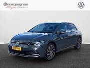 Volkswagen Golf - 1.5 eTSI Style | 150Pk | Automaat | Trekhaak | A-Camera | AC