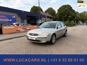 Ford Mondeo - 2.0-16V First Edition AUT AIRCO TREKHAAK NIEUWE APK!