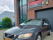 Volvo V70 - 1.6 T4 Momentum T4 automaat leder 180pk