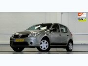 Dacia Sandero - 1.2i Lauréate Airco Nieuwe APK Exclusive-pakket Garantie