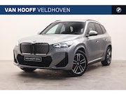 BMW iX1 - eDrive20 M Sport / Panoramadak / Trekhaak / Sportstoelen / H