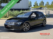 Volkswagen Golf - 8 1.5 eTSI 3x R-Line DSG PANO IQ SFEER BLACK