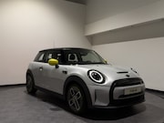 MINI Mini Electric - Yours 33 kWh | SOH 95,3% | Panoramadak | Voorstoelen verwarm