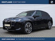 BMW iX - xDrive60 / Panoramadak Sky Lounge / Trekhaak / Bowers & Wilk