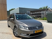 Volkswagen Passat - 2.0 TDI 125KW Highline BlueM DSG/XENON/PANO/LEER/KEYLESS/MEG