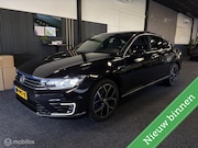 Volkswagen Passat - 1.4 TSI GTE Connected Series Plus PANO / LED / ERGOSTOEL / N